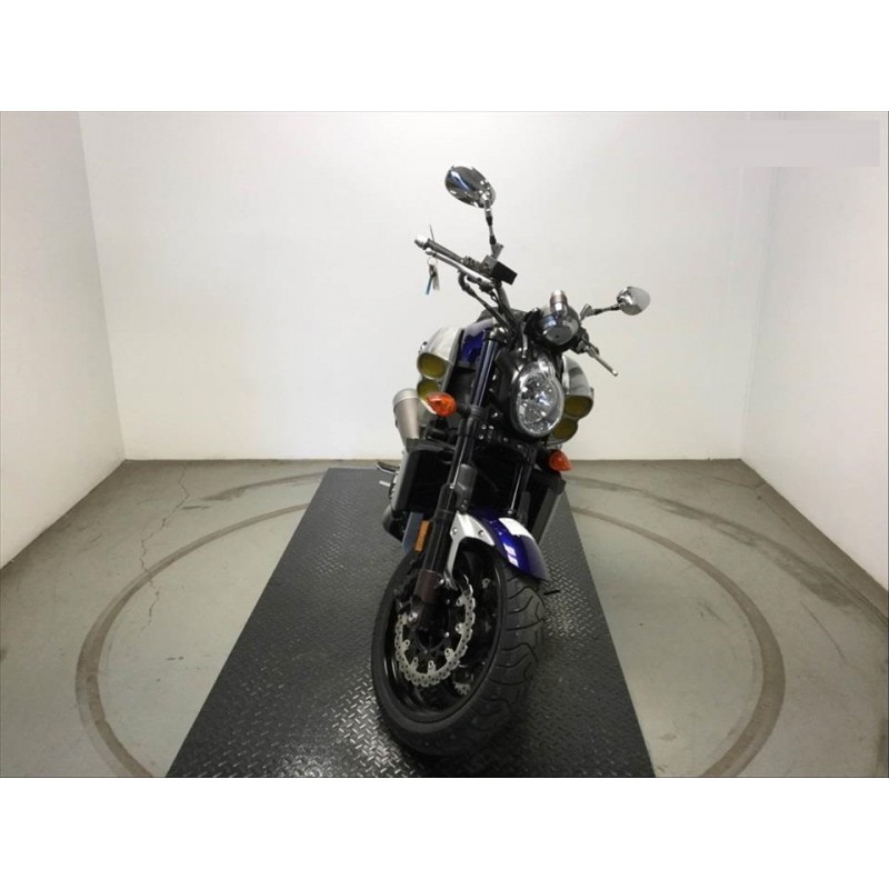 Мотоцикл YAMAHA V-MAX 1700